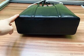 Priestranná čierna kabelka, ľahká, kvalitná, nová - 5