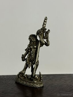 4 starožitné Tibetské bronzové sošky na originálnom drevenom - 5