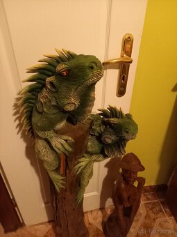 Drevena socha leguany,loviaci rybár - 5
