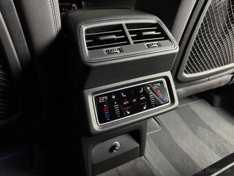 Audi e-tron 55 300KW S-Line Panorama - 5