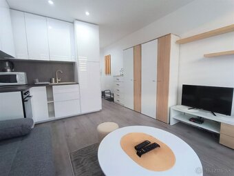 Exkluzívna ponuka-Garsónka s balkónom.24 m2 - Hliny 5 - 5