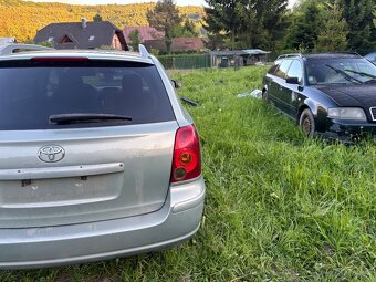 Toyota avensis 2.0 - 5