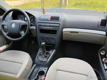 Predám škoda Octavia 2 sedan - 5