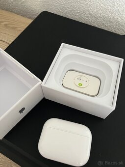 Apple AirPods pro 3 - 5