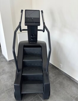 Technogym Artis Step Black edit- schodový trenažer - 5