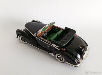 1:18 Mercedes-Benz 300 SC - 5