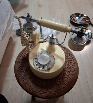 Rusky statozitny telefon - 5