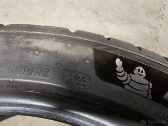 235/45R18 - 5