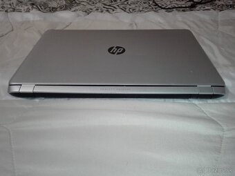 HP 17 s BeatsAudio. i5. 8 GB. 256 GB SSD. 17“ HD+.nVidia 6GB - 5