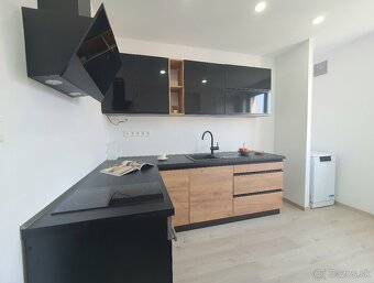 MODERNÝ BYT S PANORAMATICKÝM VÝHĽADOM NA MALÉ KARPATY - 5