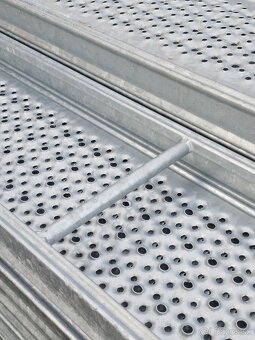 Lešenie fasádne nové typ 170m2 doska oceľová EDX70 - 5