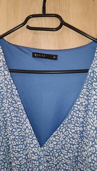 Predám modré vzorované šaty značky MOHITO - 5