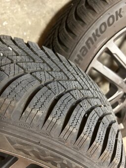 Predám Disky + takmer nové zimné pneu. Hankook 205/55 R16 - 5