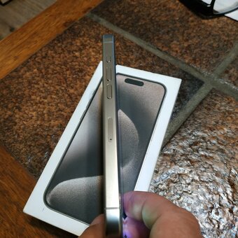 iphone 15 Pro 256GB prirodny titan - 5