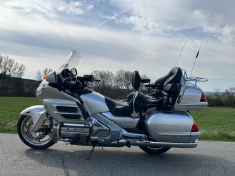HONDA  GL 1800 GOLDWING - 5