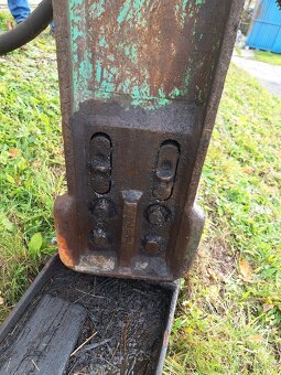 Kladivo Montabert 900 - 5