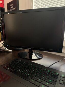 PC zostava + Razer veci / GTX 1060 6GB / Ryzen 7 2700 / 16GB - 5