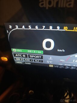 Aprilia Tuono V4 1100RR - 5