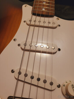 Fender SQUIER STRAT r.v. 2001 - 5