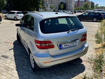 Mercedes Benz B200 - 5