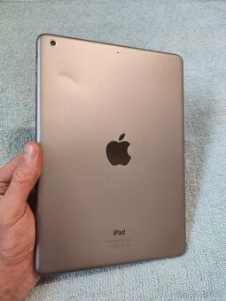 Apple iPad Air 64GB - 5