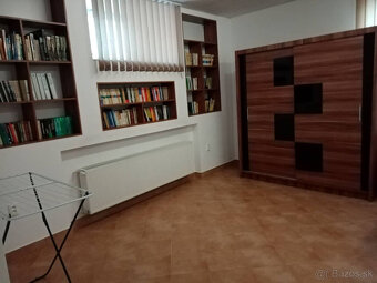 Na prenájom 2 izbový atypický byt v centre mesta BN - 5
