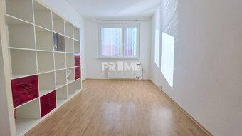 Pekný 3i byt, 3 X NEPRIECHODNÁ IZBA, LOGGIA, Furdekova ulica - 5