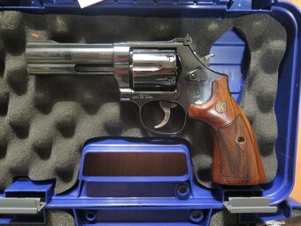 Predám revolver Smith&Wesson 586 a revolver S&W DELUXE 686 - 5