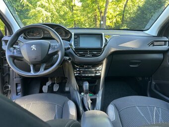 Peugeot 208 - 5