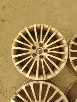 Predám disky (elektróny) Sirius 5x112 R18 Škoda Superb - 5