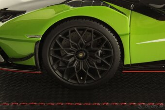 Lamborghini Huracán STO 10° | MR Collection 1/18 - 5