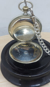 Predám funkčné vreckové hodinky OMEGA s retiazkou 50mm - 5