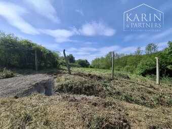 Stavebný pozemok 1750 m2 napojený na obecný vodovod - 5
