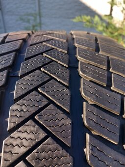 235/40 r19 zimne pneumatiky - 5
