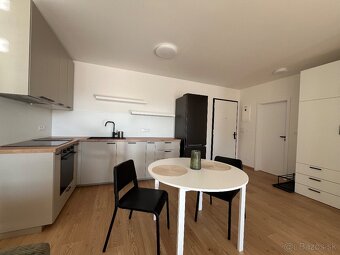 Na prenájom 1- izbový byt v novostavbe - 5