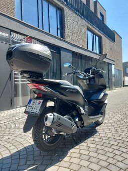 Honda PCX 125, r.v. 2022, TOP stav, iba 2053 km - 5