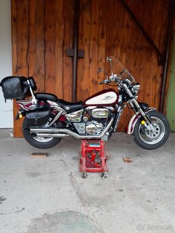 Suzuki Marauder VZ 800 - 5