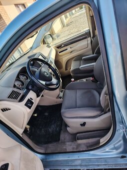 Predam Volkswagen Routan - 5