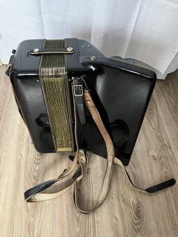 Akordeón Delicia Lignatone Melodia VIII - 5