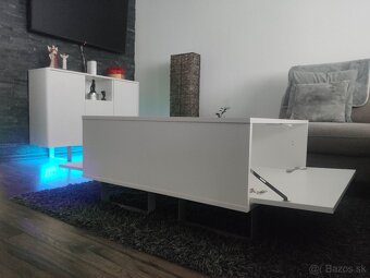 Moderná biela obývacia zostava s podsvietením - 5