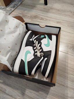 Botasky Air JORDAN 1 MID - 5