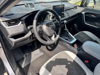 Toyota RAV 4 benzin-Hybrid 131 KW 4x4 - 5