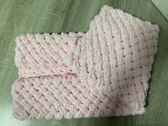 Háčkovaná baby pink (ružová) deka z jemnej evo vlny - 5
