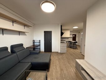 Na prenájom 2 izb. byt, Šustekova ul. - 5