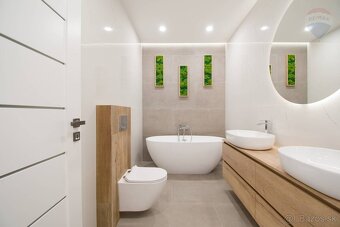 Na predaj: 4 izbový rodinný dom s garážou, pozemok 753m2, Vy - 5