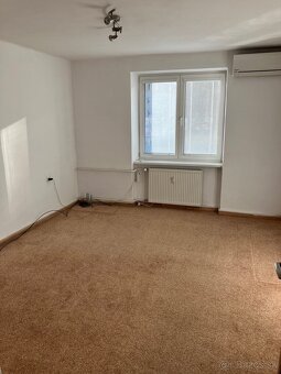 prenajom 70m2 ; 3 nepriechodne miestnosti centrum nitra - 5