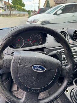 Ford Fiesta - 5