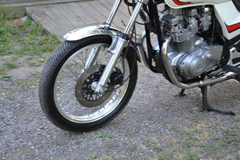 Suzuki GR650 - 5