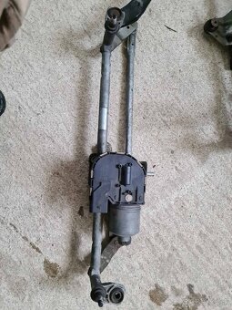 Mechanizmus predných stieračov s motorčekom Fiat, Škoda - 5