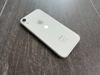 Apple iPhone XR 64 GB v bielej farbe White - 5